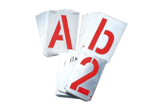 Stencilsett med bokstaver A-Z+& med 50 mm tegnhøyde (27 deler)